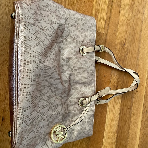 Michael Kors Handbags - Michael Kors tote bag